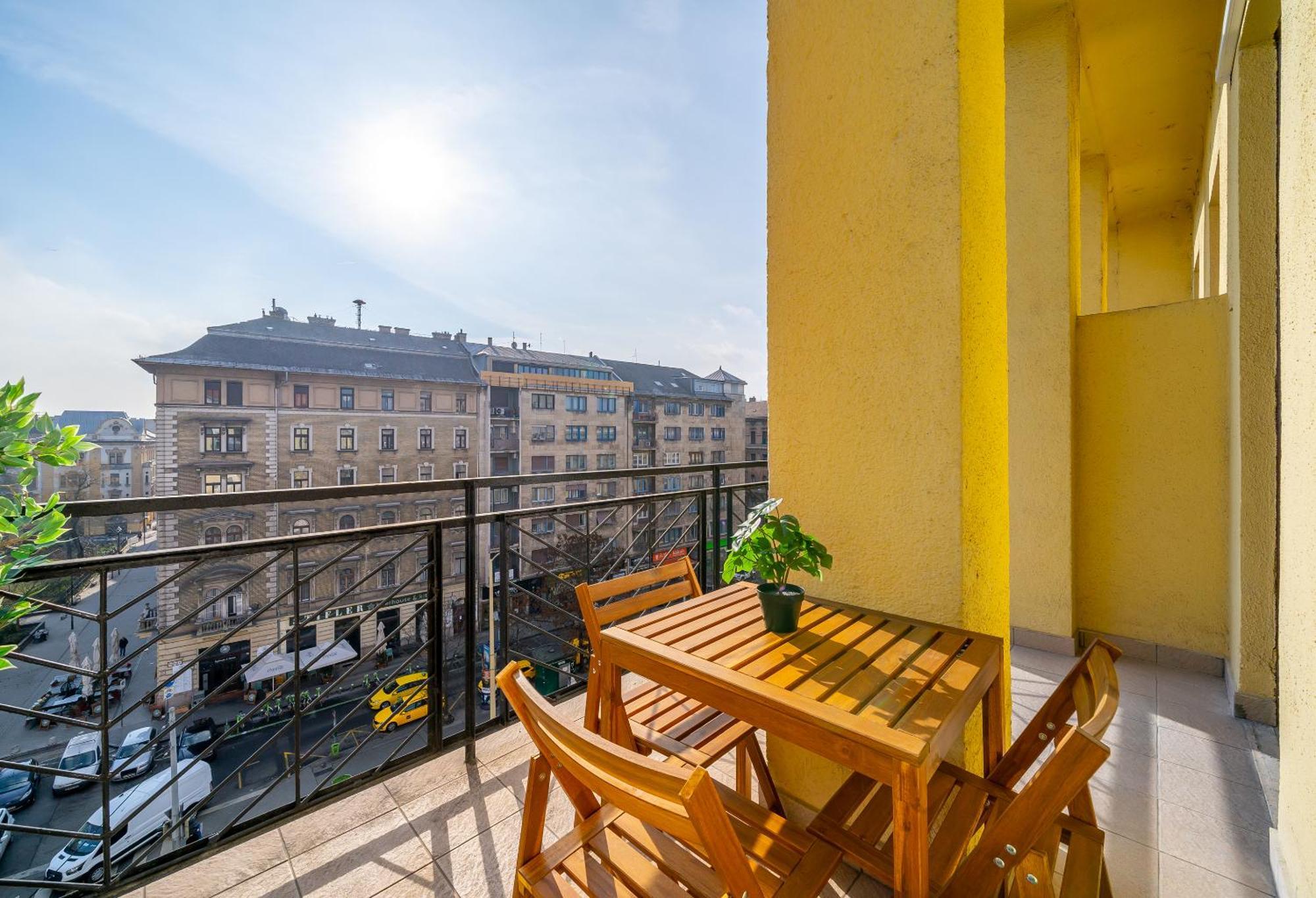 Apartment Time Out With Terrace - R30