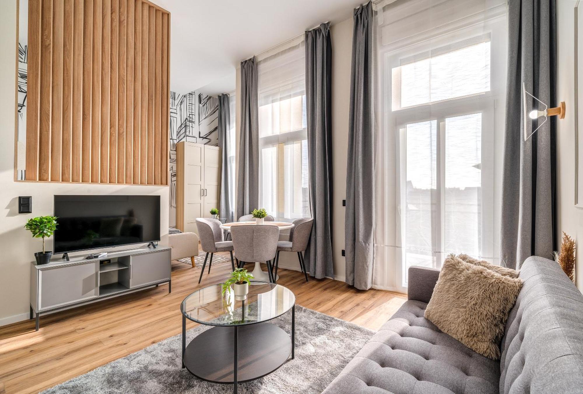 Time Out With Terrace - R30 Apartment
