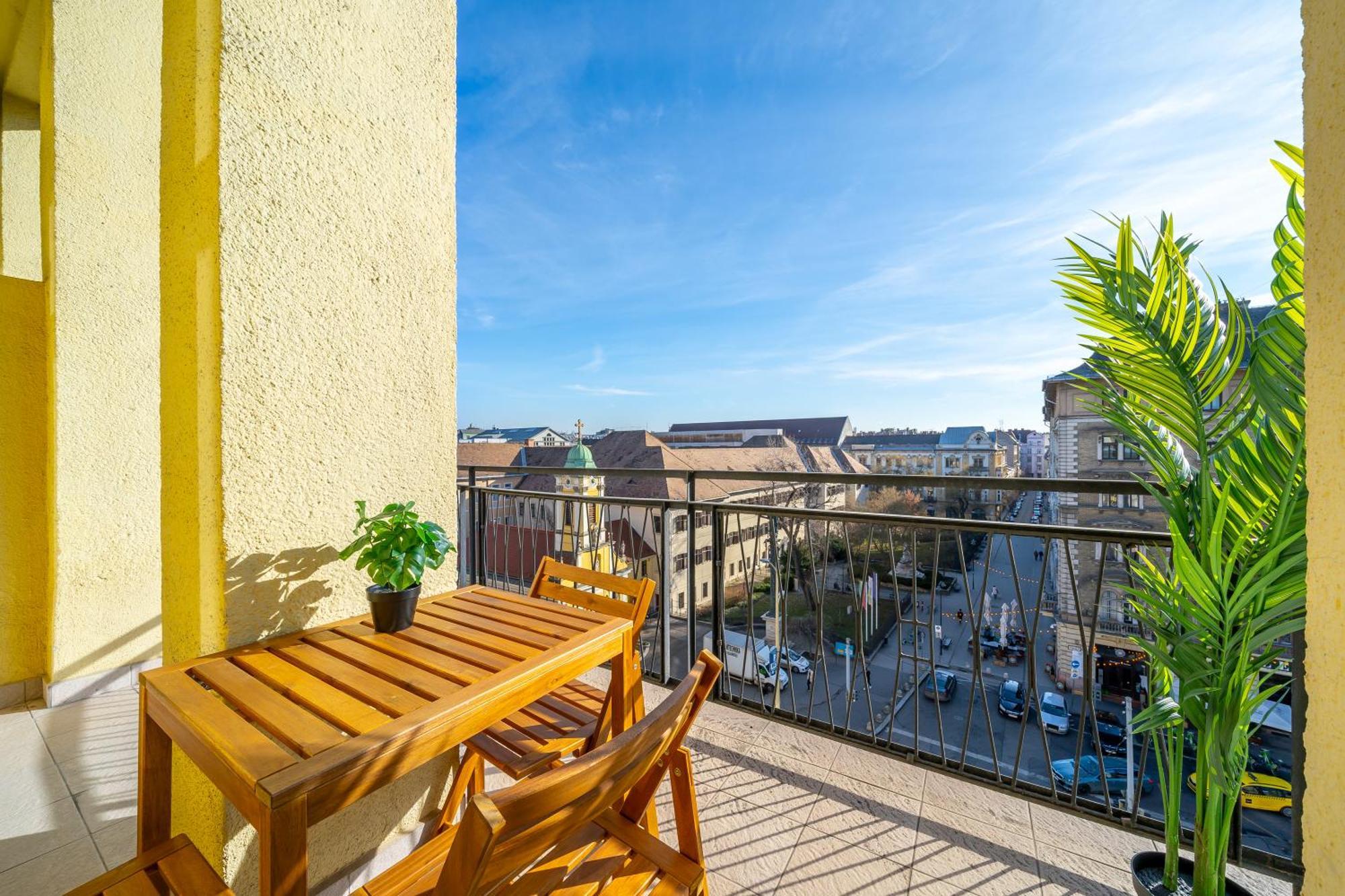 Apartment Time Out With Terrace - R30 *