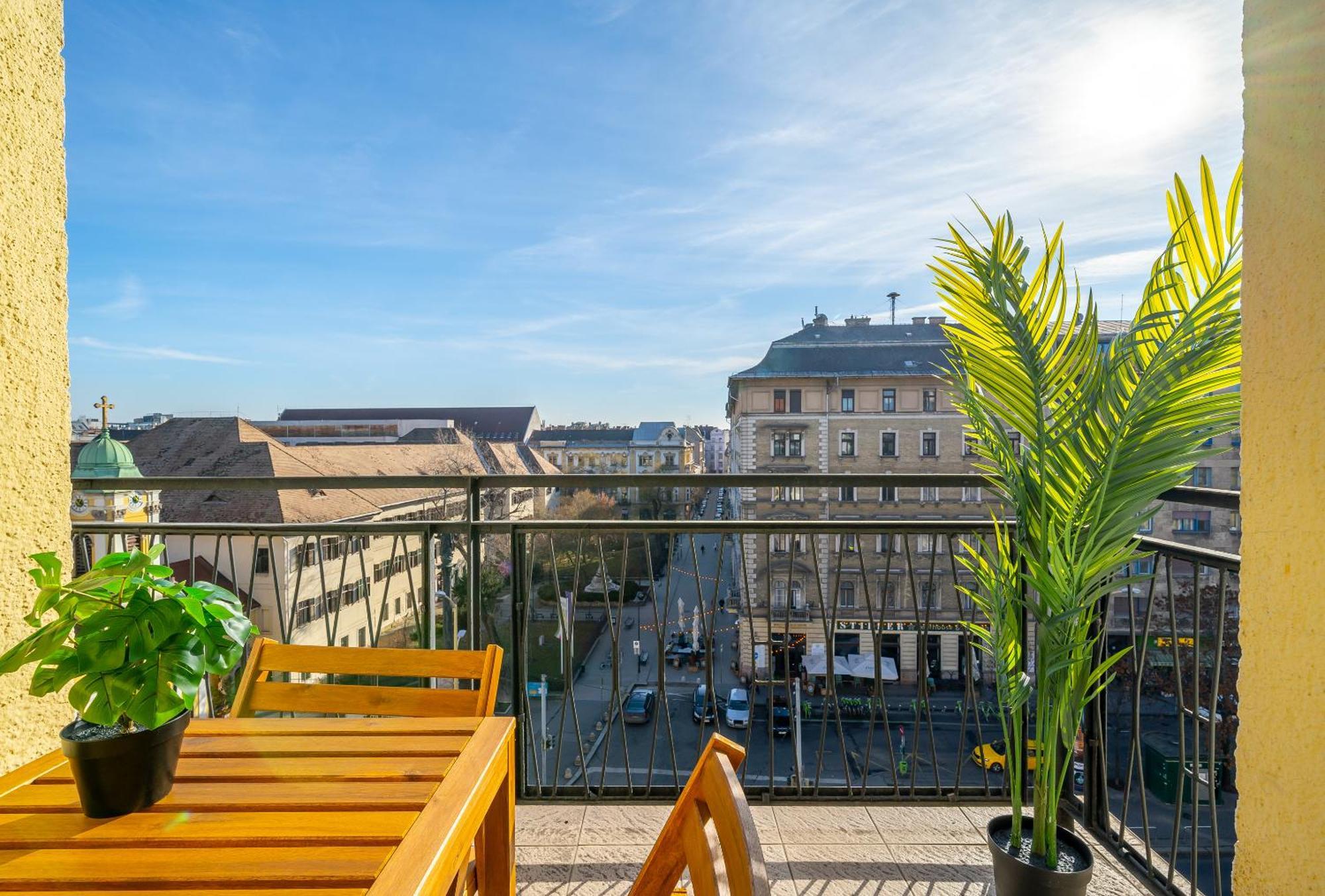 Apartment Time Out With Terrace - R30 *